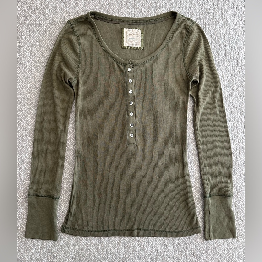 Y2K Old Navy Long Sleeve Henley Top Olive Green 2007 Twilightcore Size M